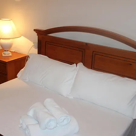 בית הארחה Manos